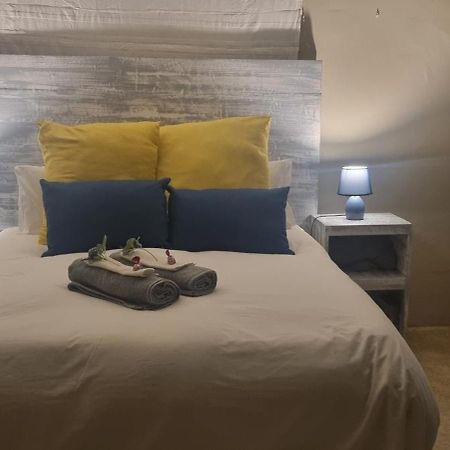 Large 1 Bedroom Cottage, 15 Min From Or Tambo Airport, With Backup Power And Water 저미스턴 외부 사진